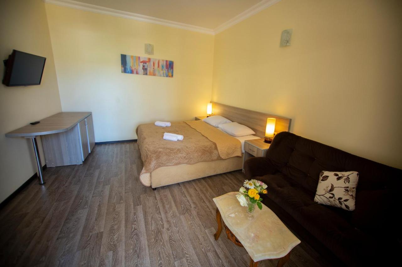 Hotel Chveni Ezo Kobuleti Esterno foto
