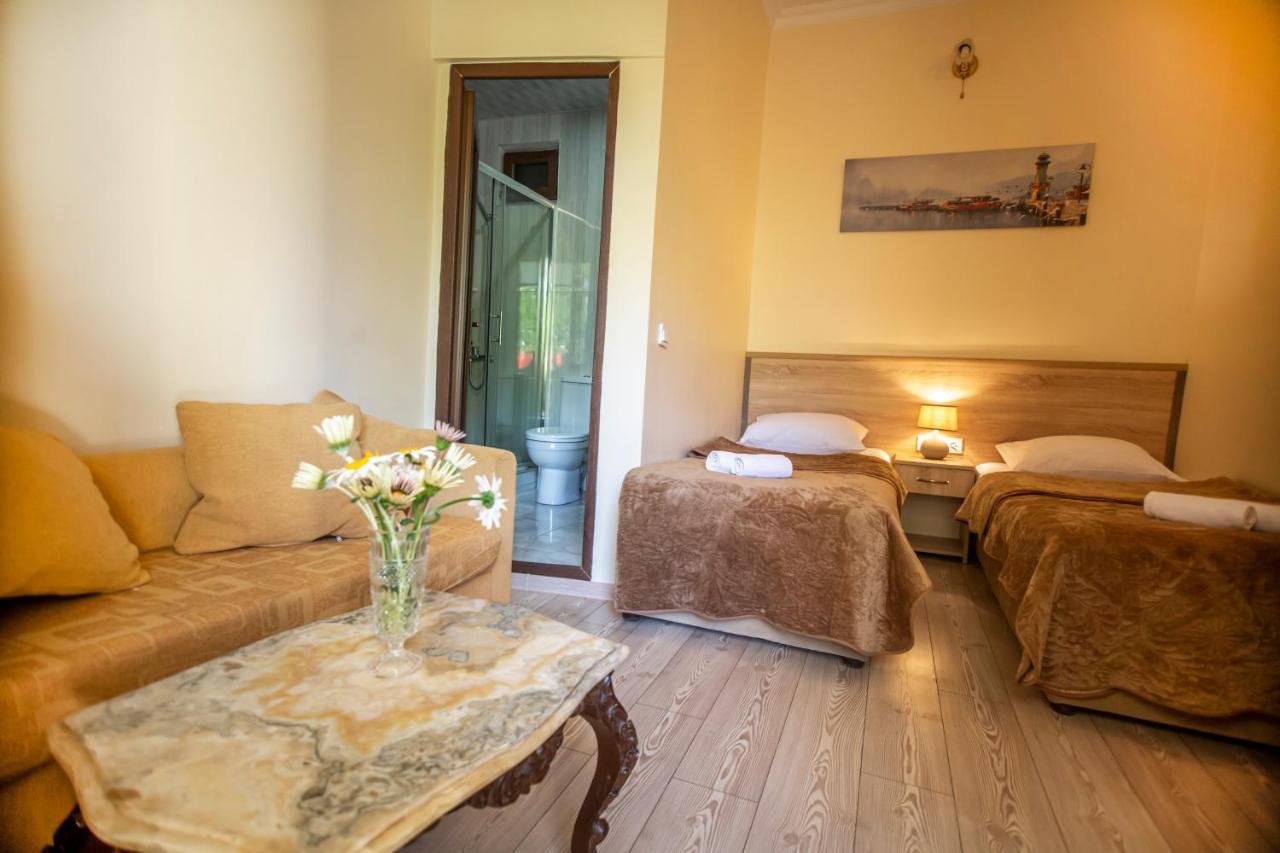Hotel Chveni Ezo Kobuleti Esterno foto